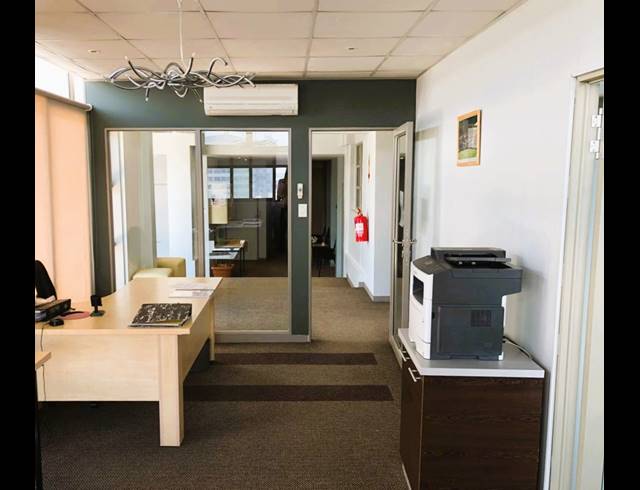 433M² OFFICE TO LET IN WOODSTOCK